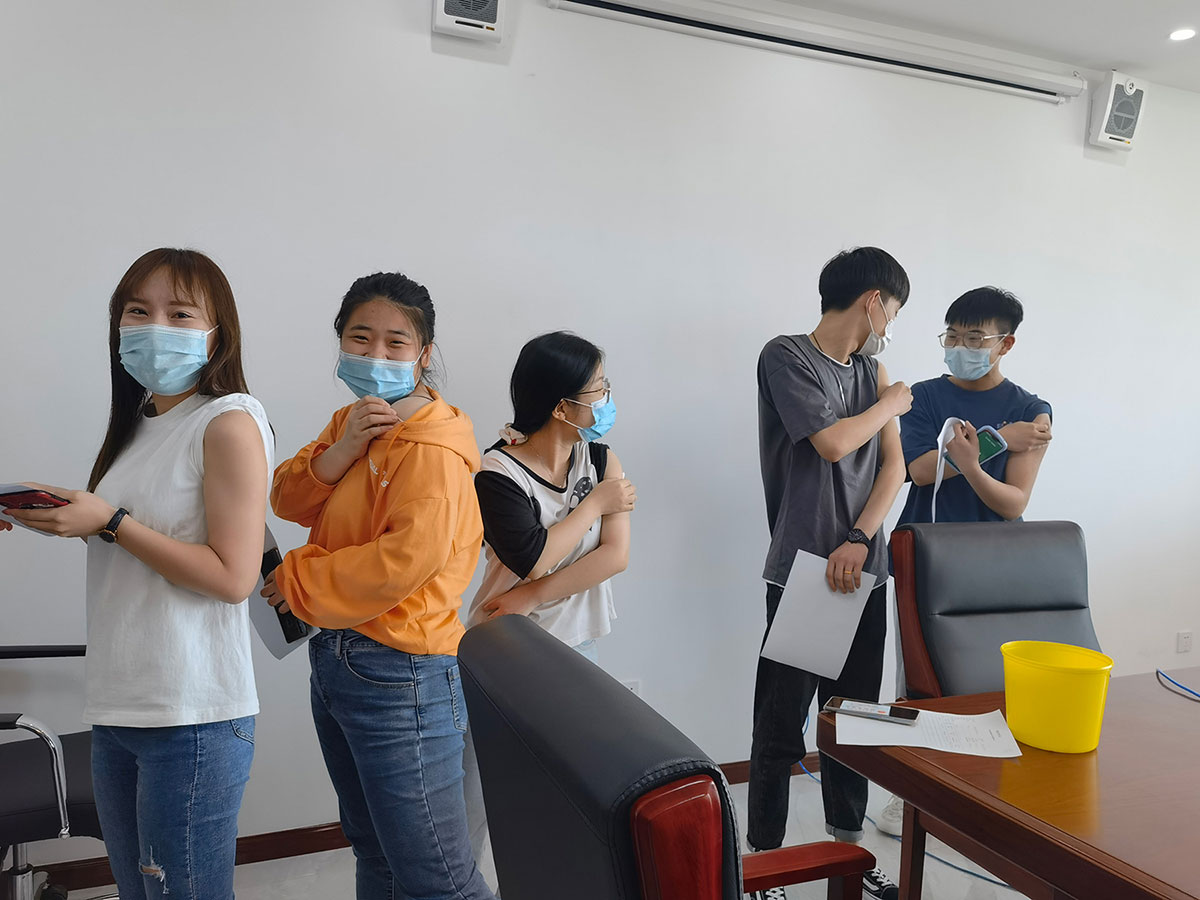 疼么，不疼，甚至有點(diǎn)想笑.jpg